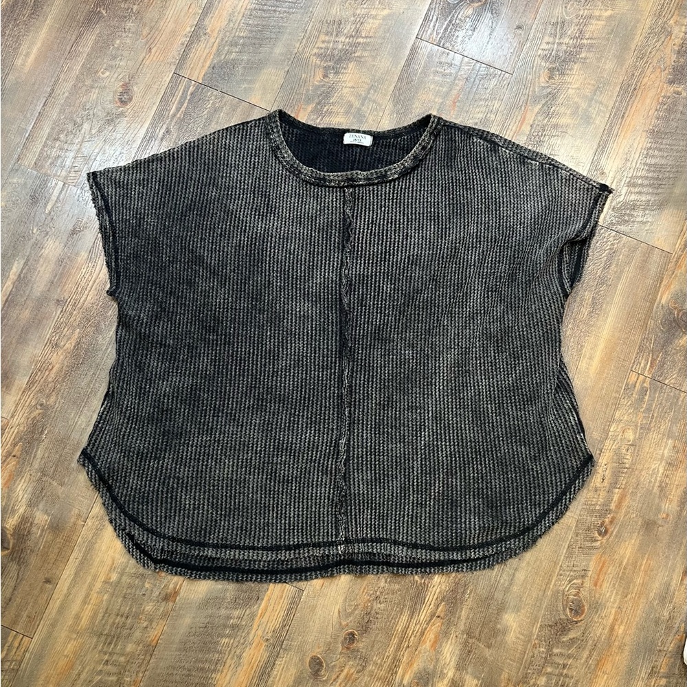 NEW w/o tags from CHIC SOUL - SZ 2X/3X - SUPER CUTE curved & “raw cut” hem
